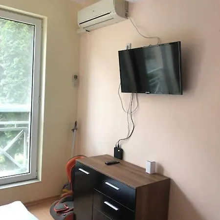 Ground Floor, At Sunny Day 6 *