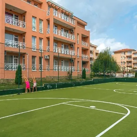 Apartment Ground Floor, At Sunny Day 6 Tunkovo